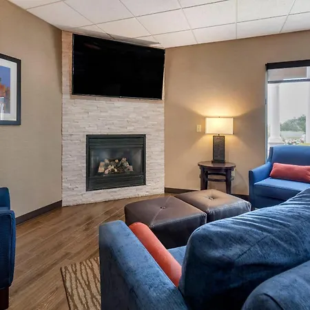 Comfort Suites Escanaba West-2