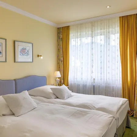 Relais&Châteaux Hotel Schwarzmatt-3