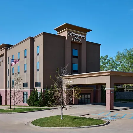 Hampton Inn Poplar Bluff-3