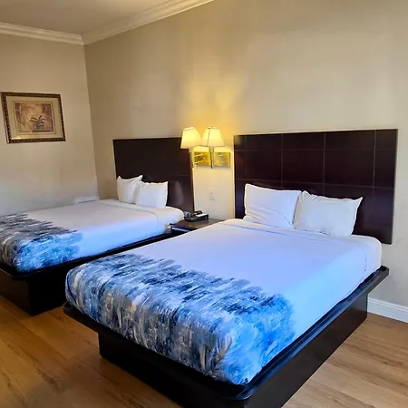 Castaic Inn Six Flags Valencia-3