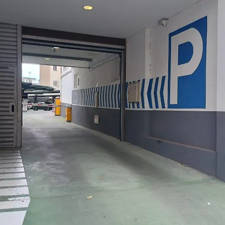 Casa Dona Carmela Guesthouse - Parking Included (Adults Only)-2