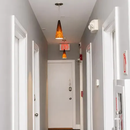 Stylish Downtown Studio In The Southend, C.Ave #24-2