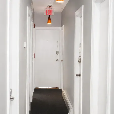 Centrally Located Studio In The Southend, #25-3