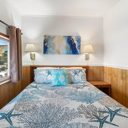 Oceanside Ocean Front Cabins-3