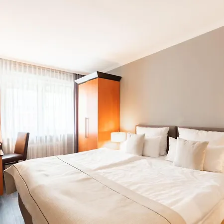 Select Hotel Friedrichshafen-3