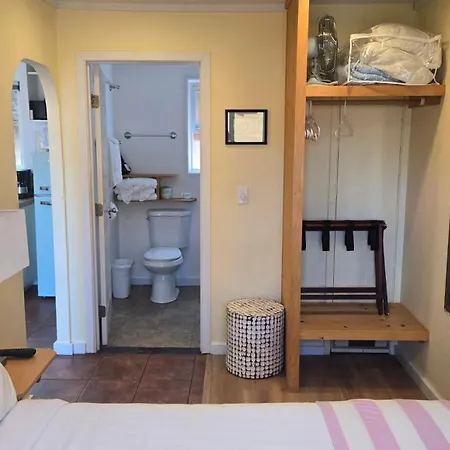 Sunny Cove Motel-3