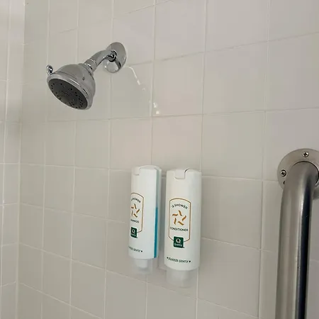Quality Inn & Suites Everett-3