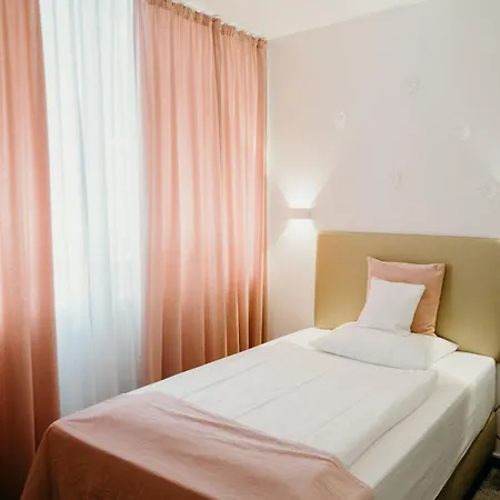 Hotel Crystal-3