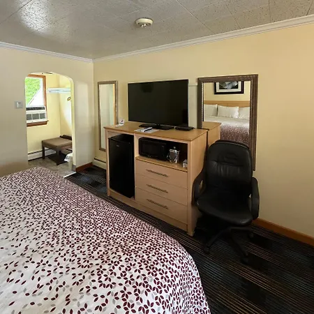 Colonial Motel-2