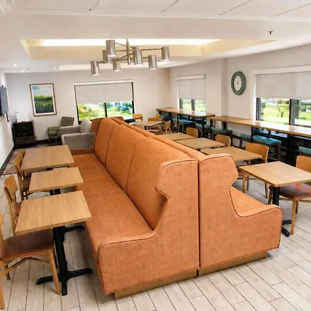 Hampton Inn Summersville-3