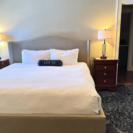 124 On Queen Hotel & Spa-3