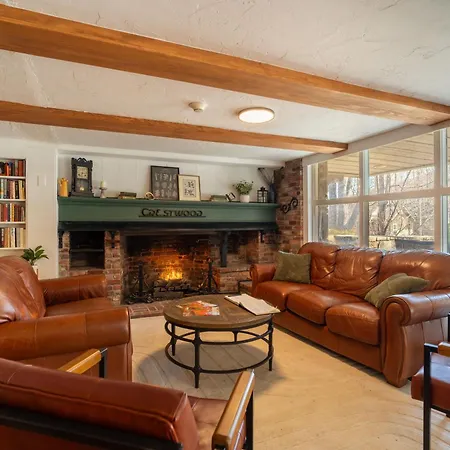 Inn At Crestwood-2