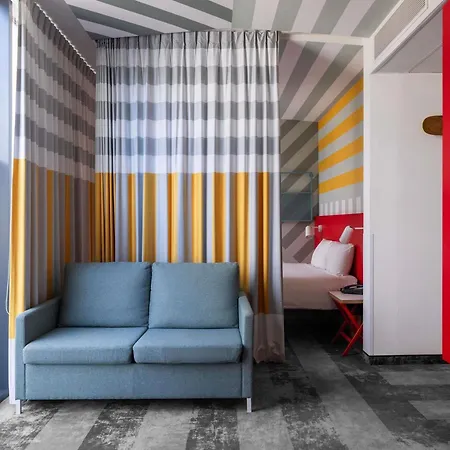 Ibis Styles Warszawa Centrum-3