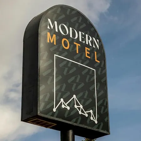 Modern Motel-2