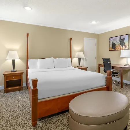 Best Western Plus Wooster Hotel & Conference Center-3