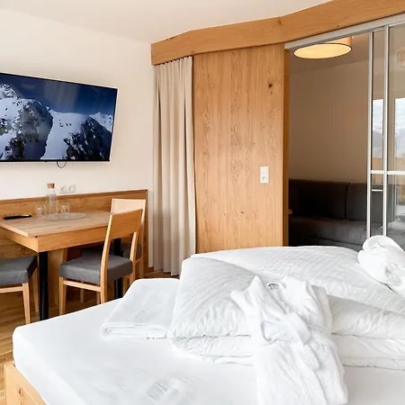 Erlebnishotel Fendels-2