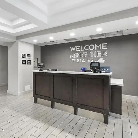 Hampton Inn Salem-2