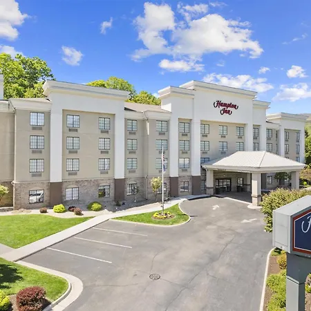 Hampton Inn Salem-3