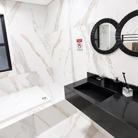 Flat conforto com Hidro privativa próximo à praia-2