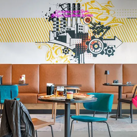 Moxy Hamburg Altona-3