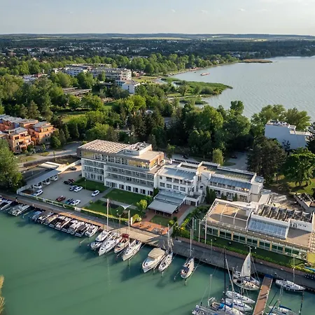 Hotel Yacht Wellness&Business-2