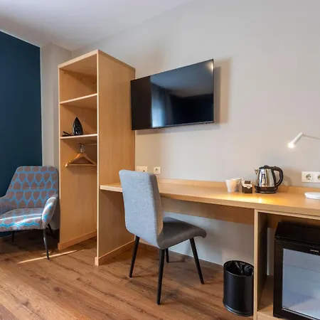 Travelodge Madrid Arturo Soria-3