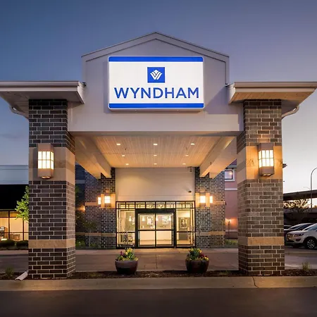 Wyndham Bloomington - Mall Of America-3