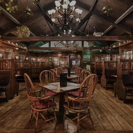 Lamies Inn & The Old Salt Tavern-2