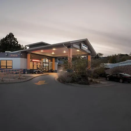 Travelodge By Wyndham Rapid City-3