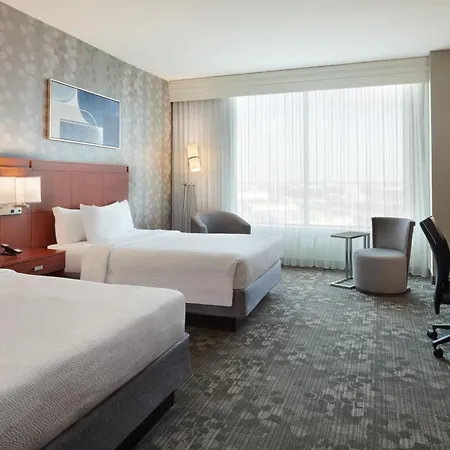 Courtyard By Marriott Ottawa East-3