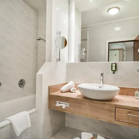 Small&Beautiful Hotel Gnaid-2