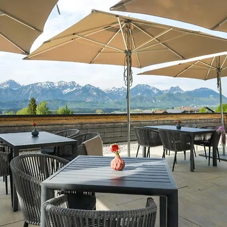 Hartungs Hoteldorf-3