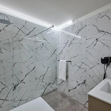 Logis Hotel La Goutte D'eau-3