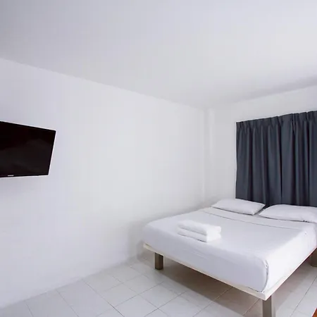 18 Coins Budget Hotel-3