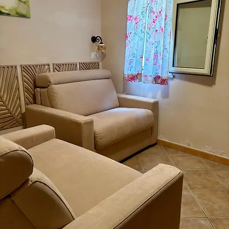 I Lecci Guesthouse-3
