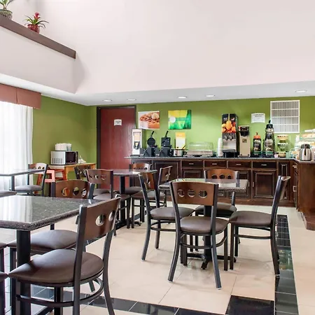 Quality Inn & Suites Anderson I-69-3