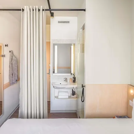 Ibis Budget Lugano Paradiso-3