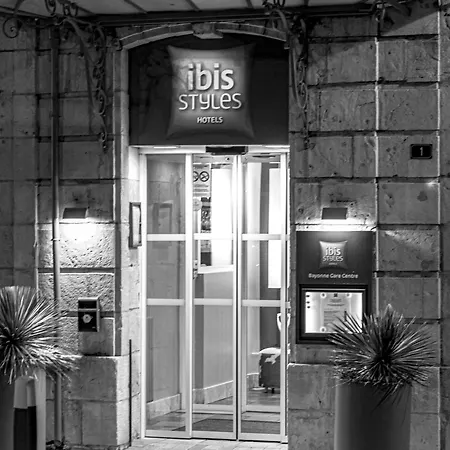 Ibis Styles Bayonne-2