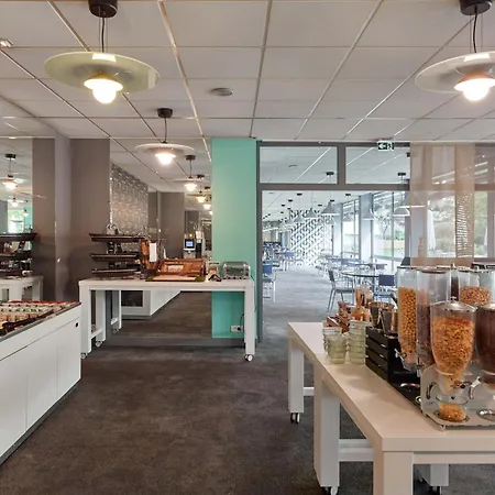 B&B HOTEL Cergy Port 4 étoiles-3