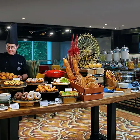 Pullman Kuala Lumpur City Centre Hotel & Residences-3