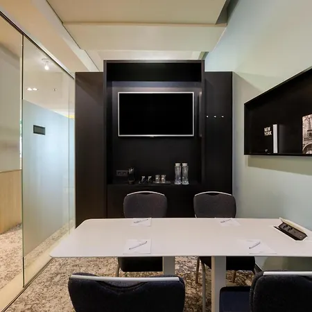 Radisson Hotel Brussels Centre Midi-3