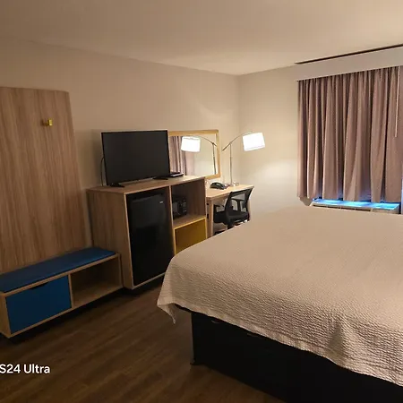 Days Inn & Suites By Wyndham Cuba-3