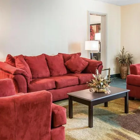 Quality Inn & Suites Escanaba North-3