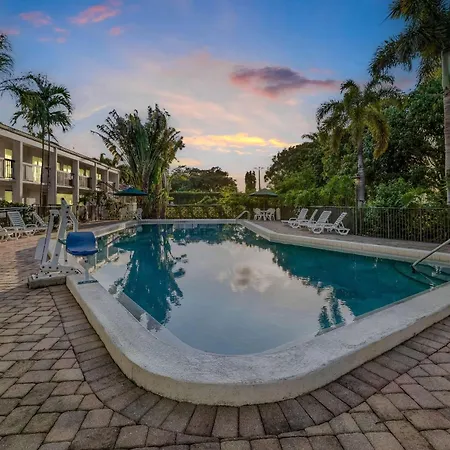 Super 8 By Wyndham Riviera Beach West Palm Beach-3