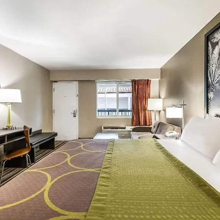Super 8 By Wyndham Riviera Beach West Palm Beach-2