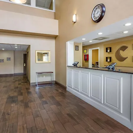 Comfort Suites At The University-3