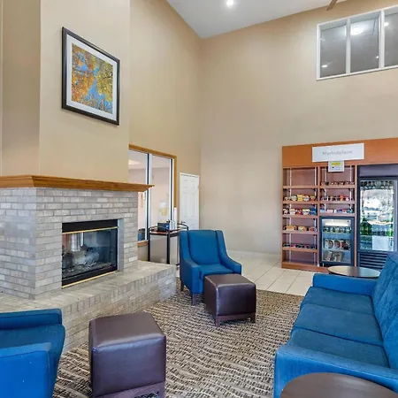 Comfort Suites Normal University Area-2