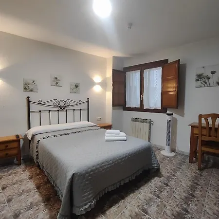 Hostal La Alberca-2