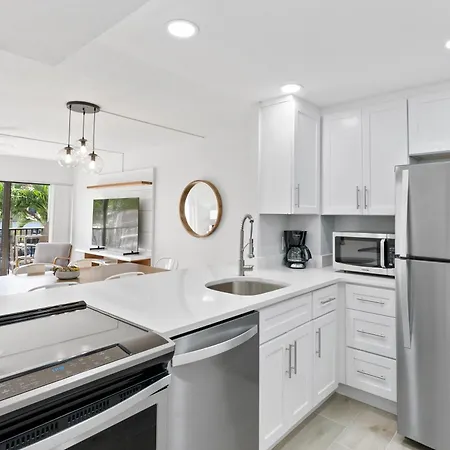 Chateau By The Sea - Cocoa Beach Oceanfront Pet-Friendly Condos With Rooftop Deck & Heated Pool-2
