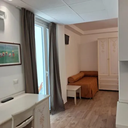 Hotel Flora-2